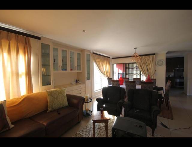 3 BEDROOM HOUSE FOR SALE IN THATCHFIELD